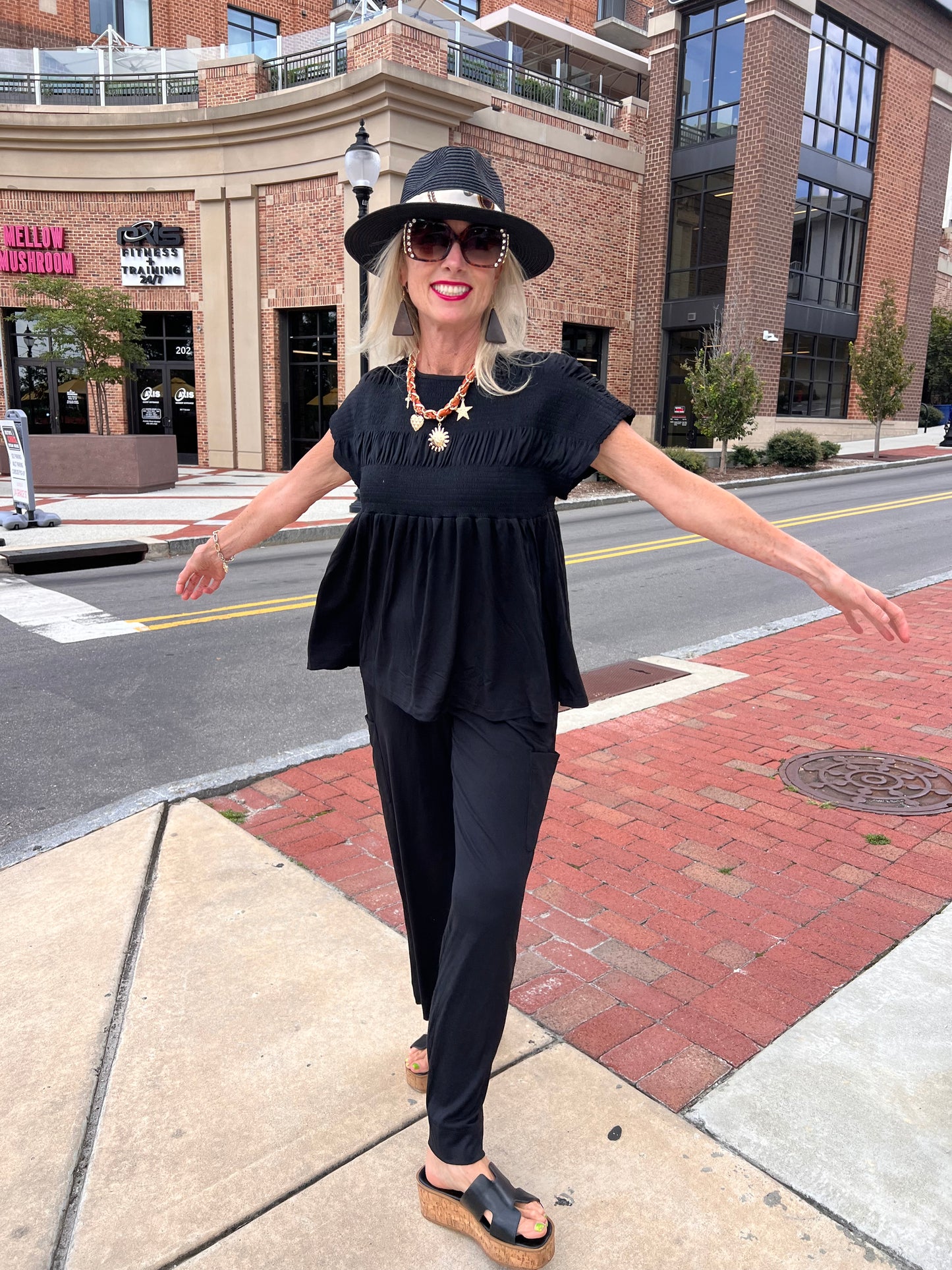 2-Piece Black Set