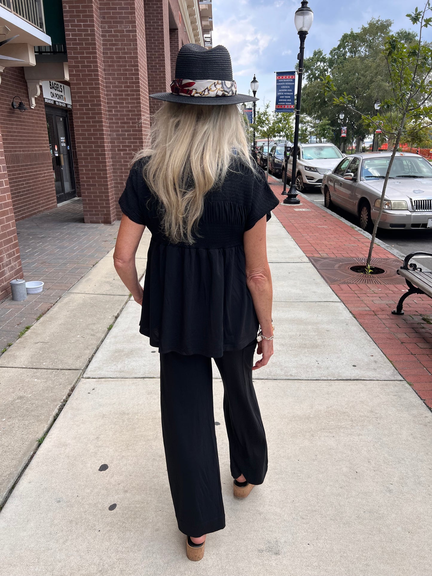 2-Piece Black Set