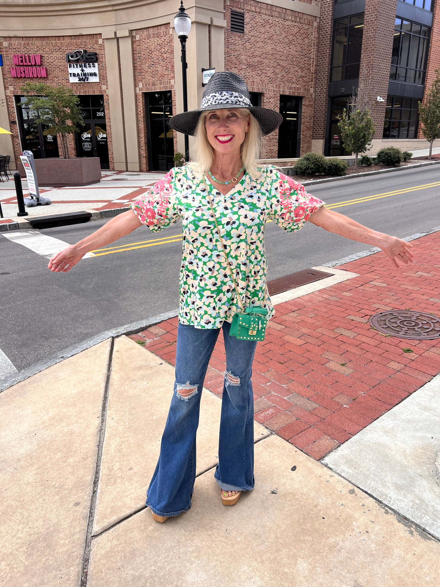 Embroidered Balloon Sleeve Top