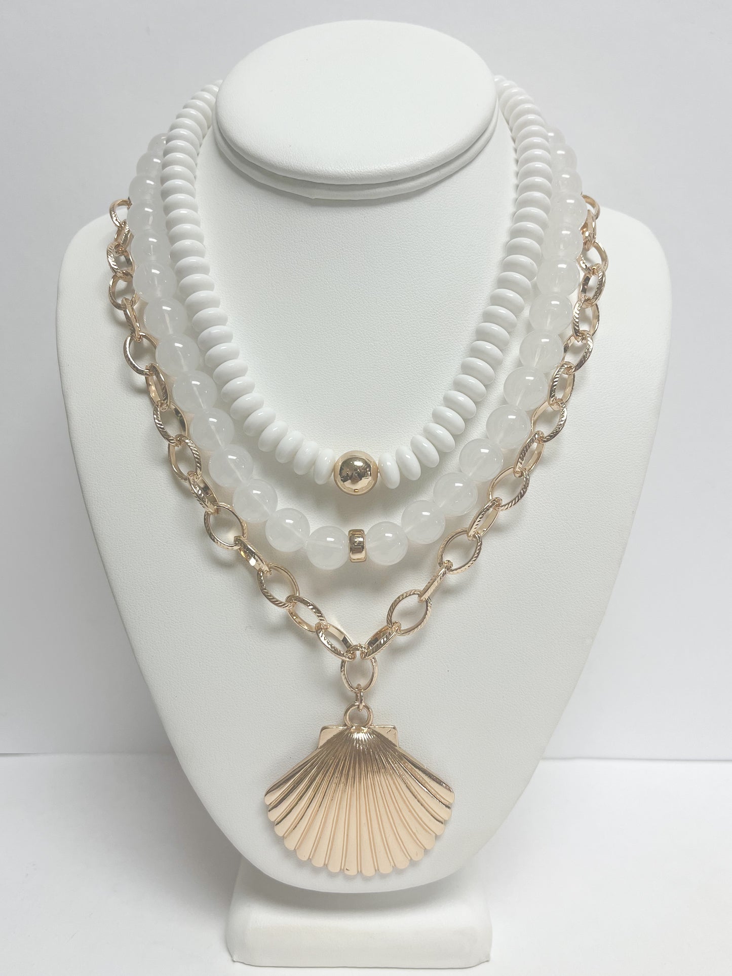 White layered sea pendant necklace