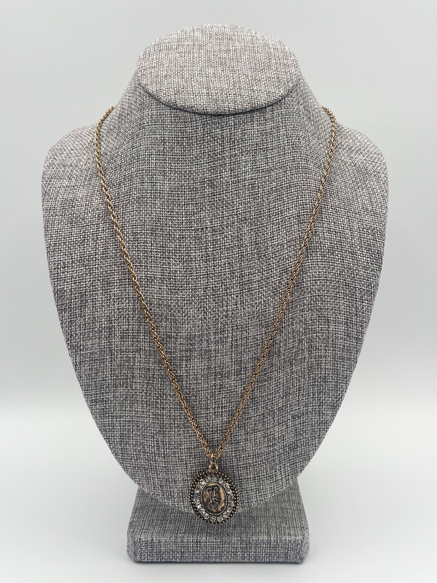Layered fashion necklace set