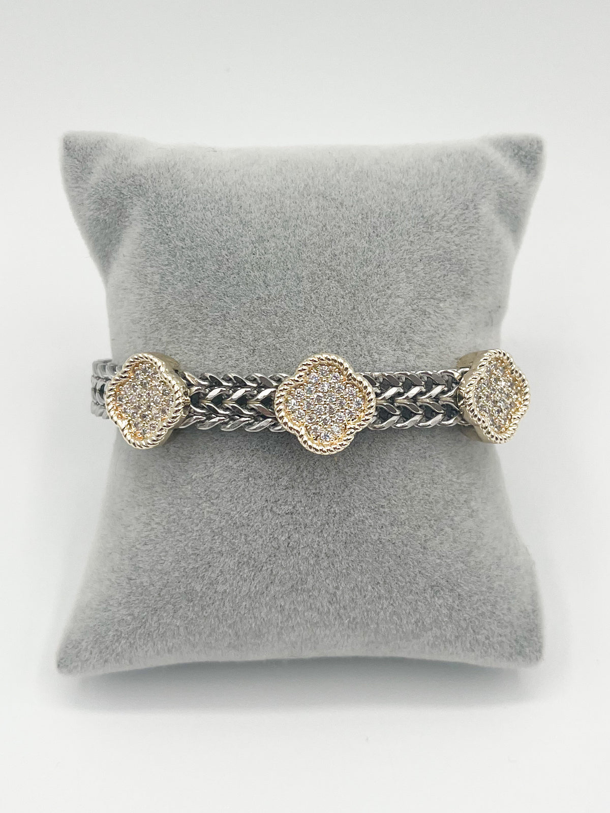 Quatrefoil Pendant Bracelet