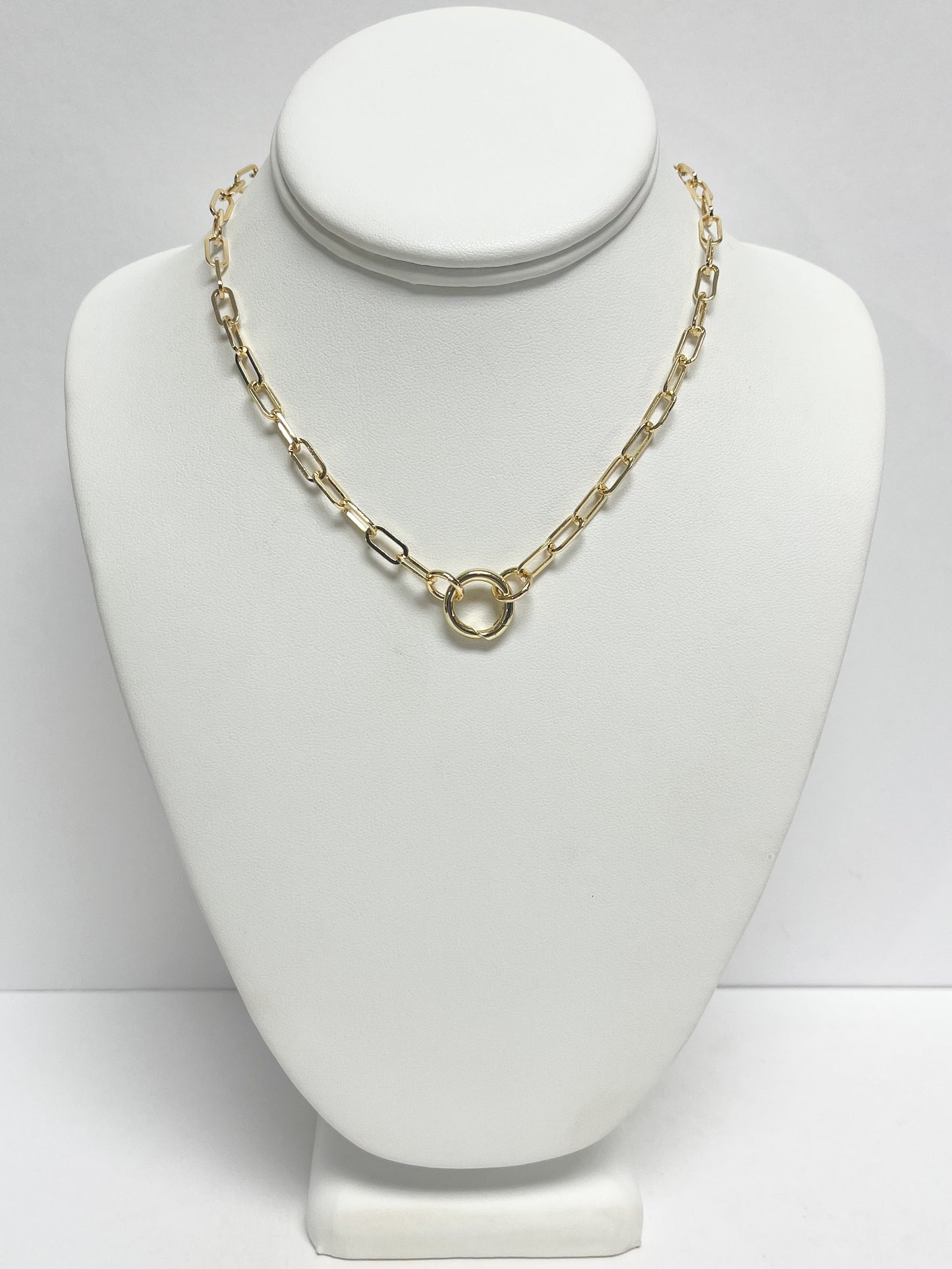 Gold circle pendant necklace