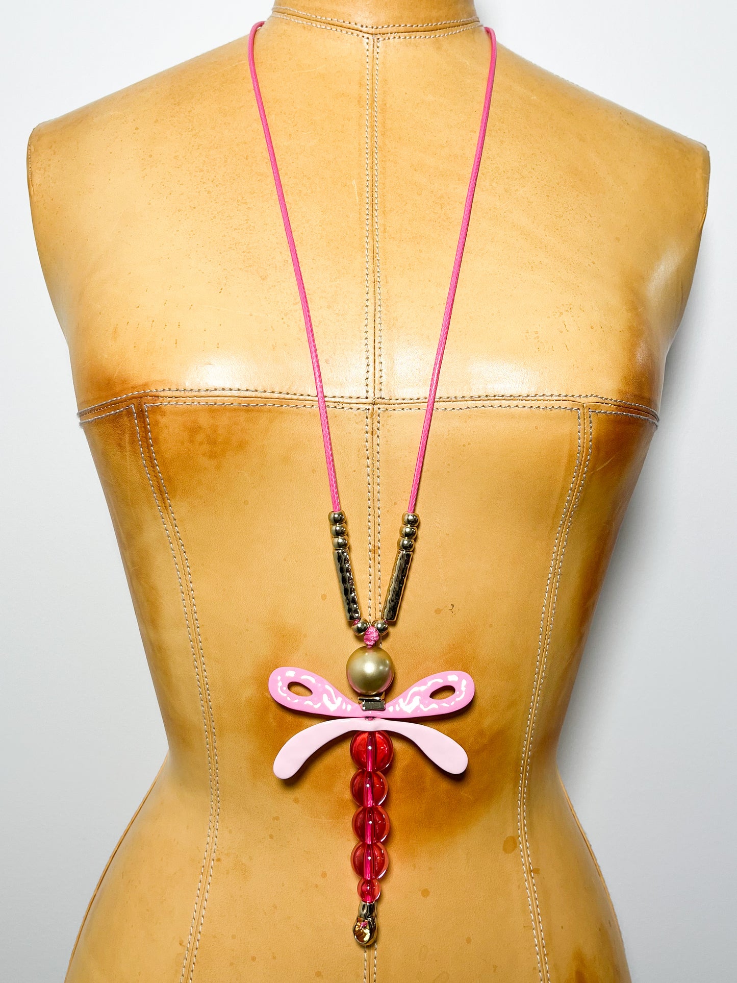 Pink flutter long necklace