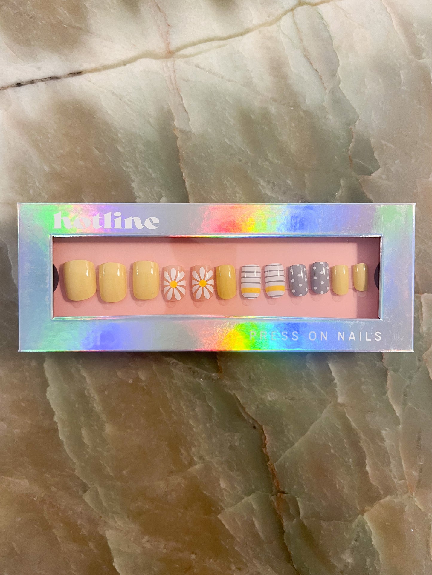 Press on nails