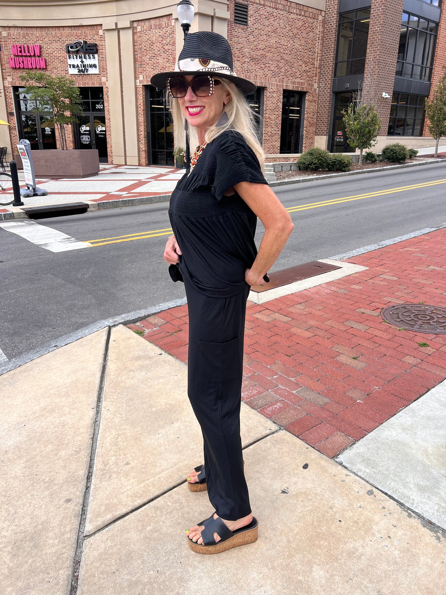 2-Piece Black Set