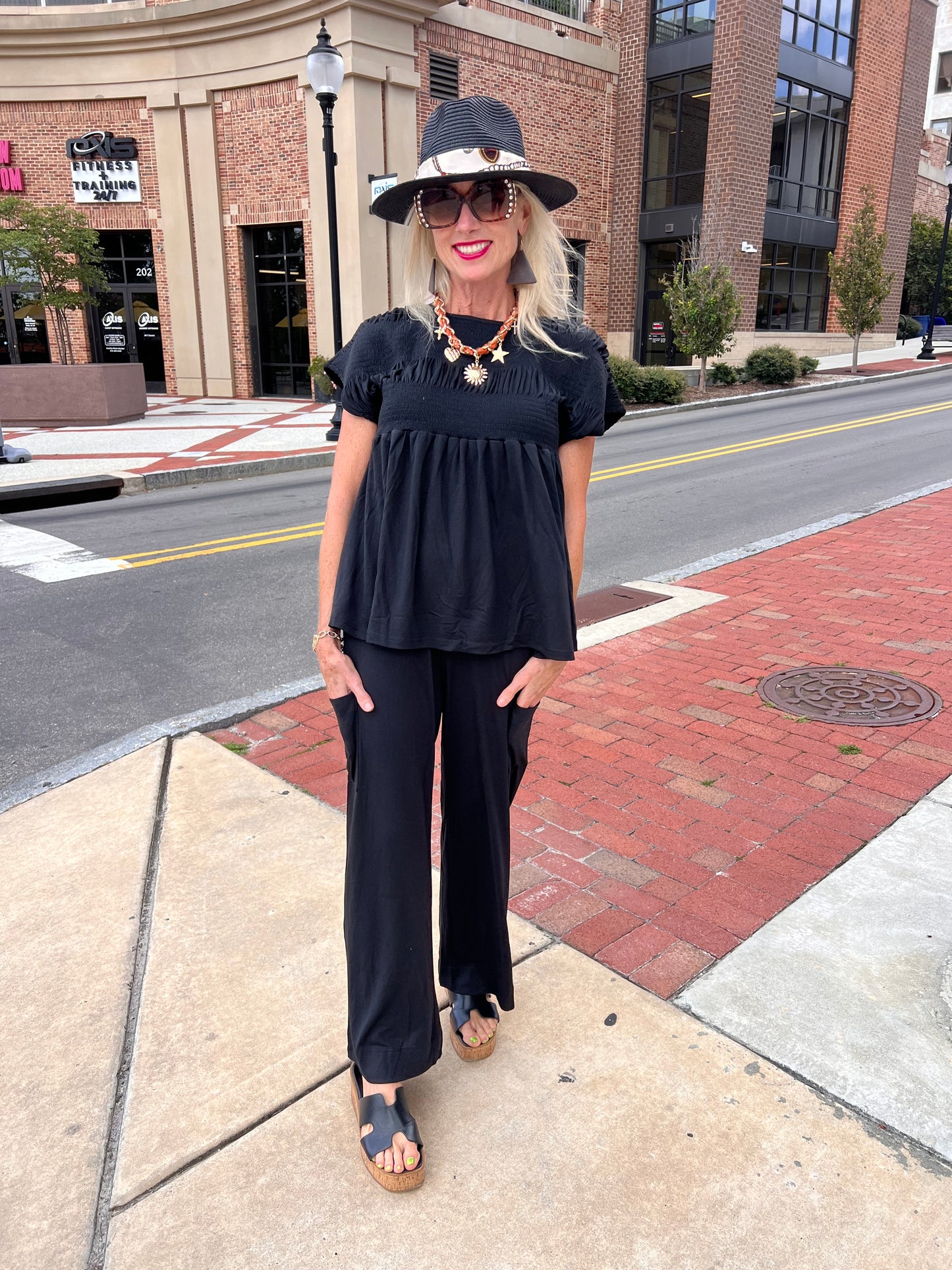 2-Piece Black Set