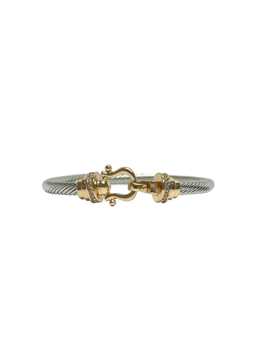 Fashion charm clasp bracelet