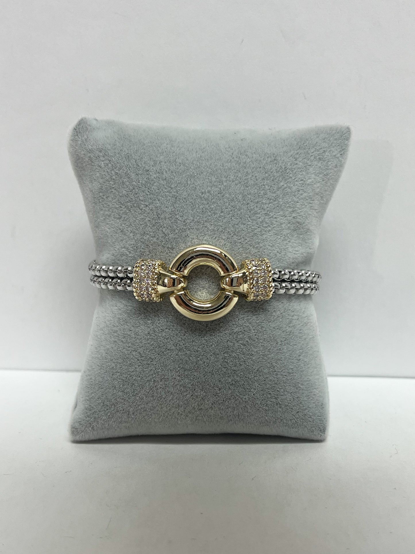 Circle pendant bracelet