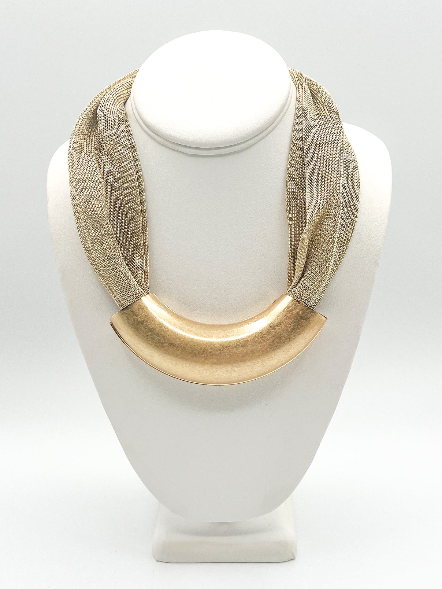 Gold bar pendant necklace