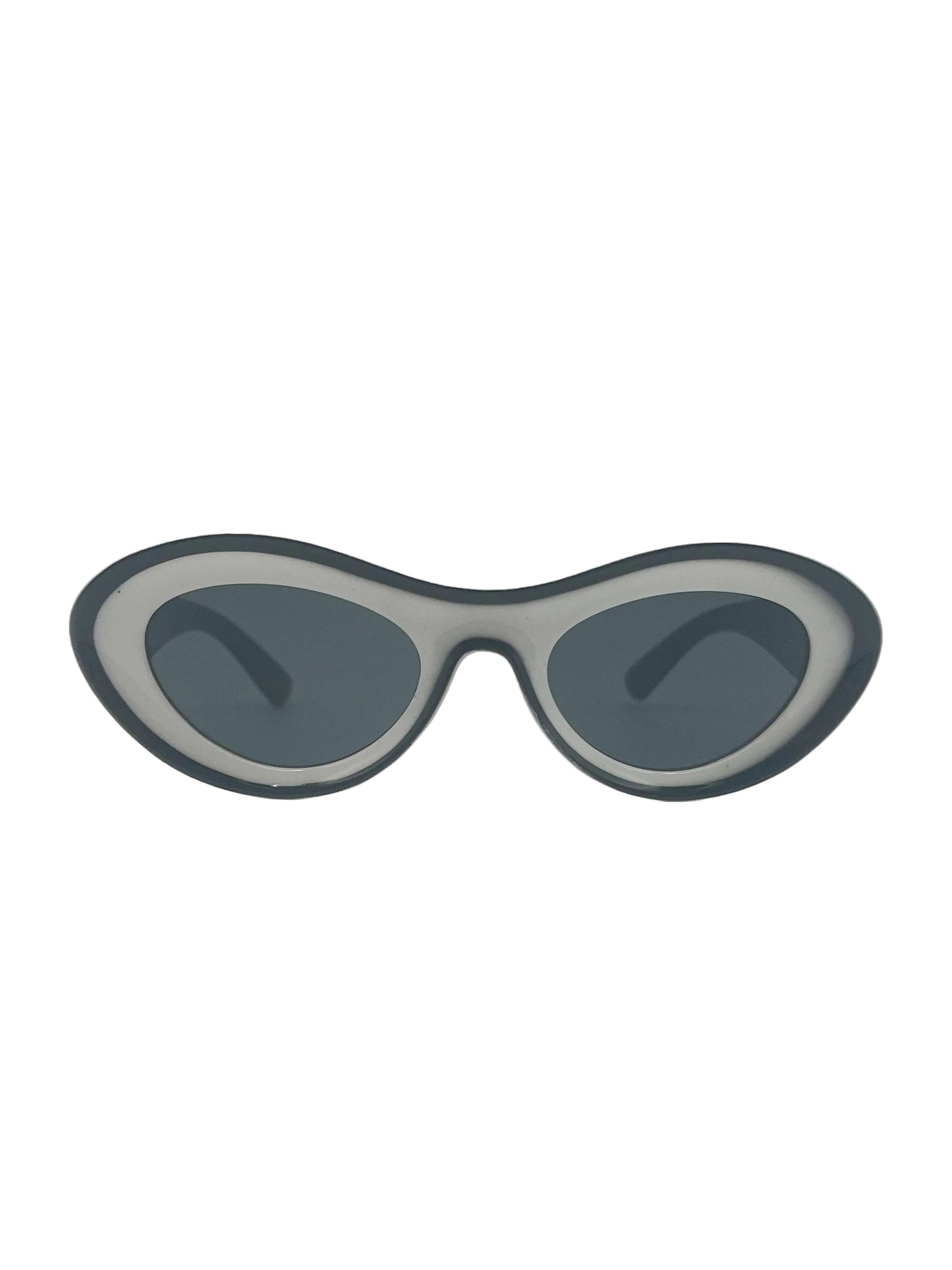 Two tone oval sunglasses