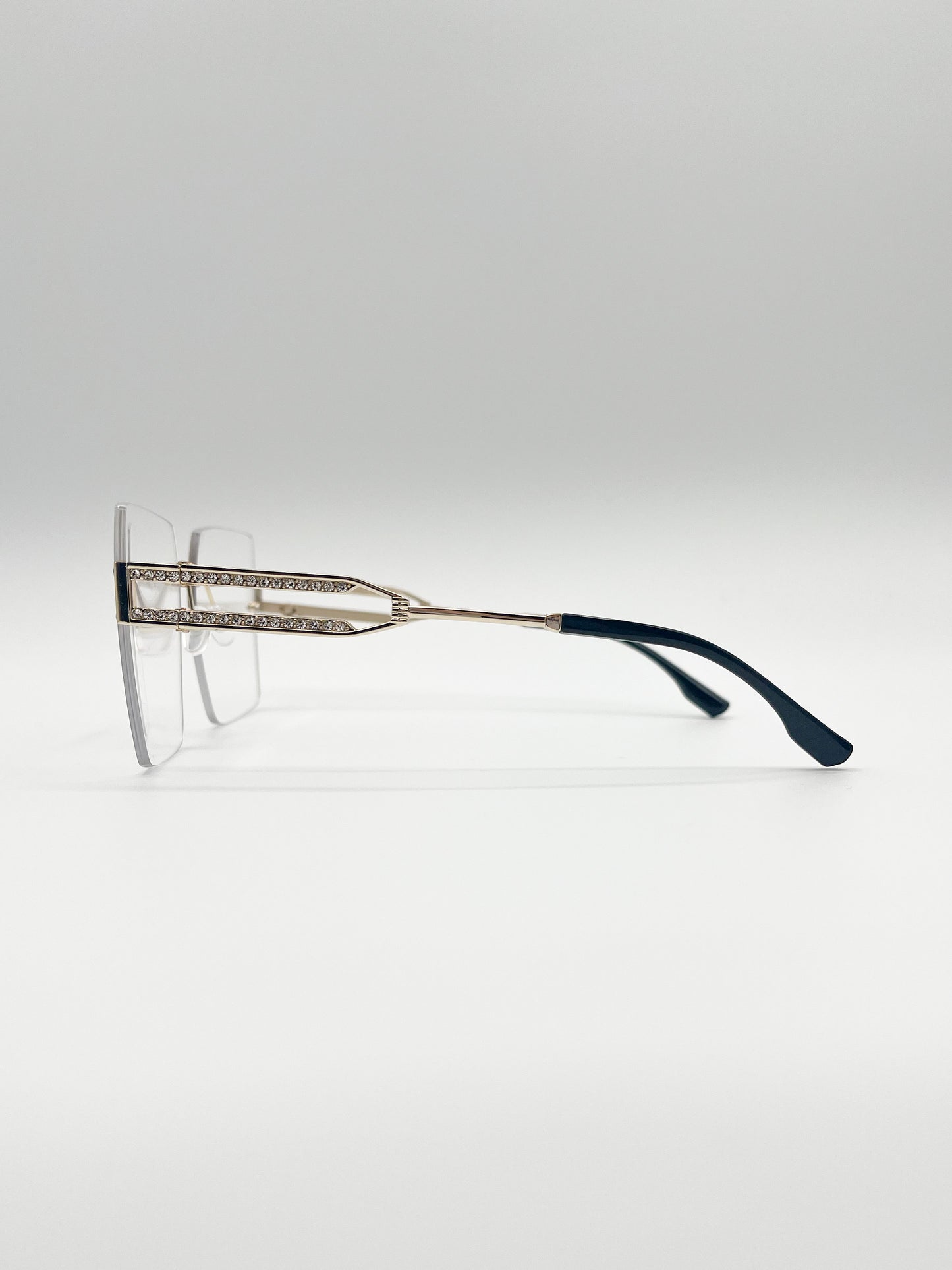 Clear glasses