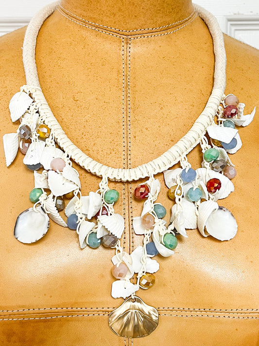 Beachy cluster pendant necklace
