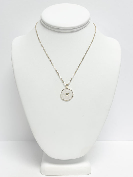 Heart stone pendant necklace
