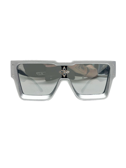 Middle charm sunglasses