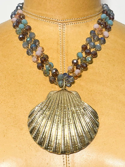 Multicolored Beachy Pendant Necklace Set